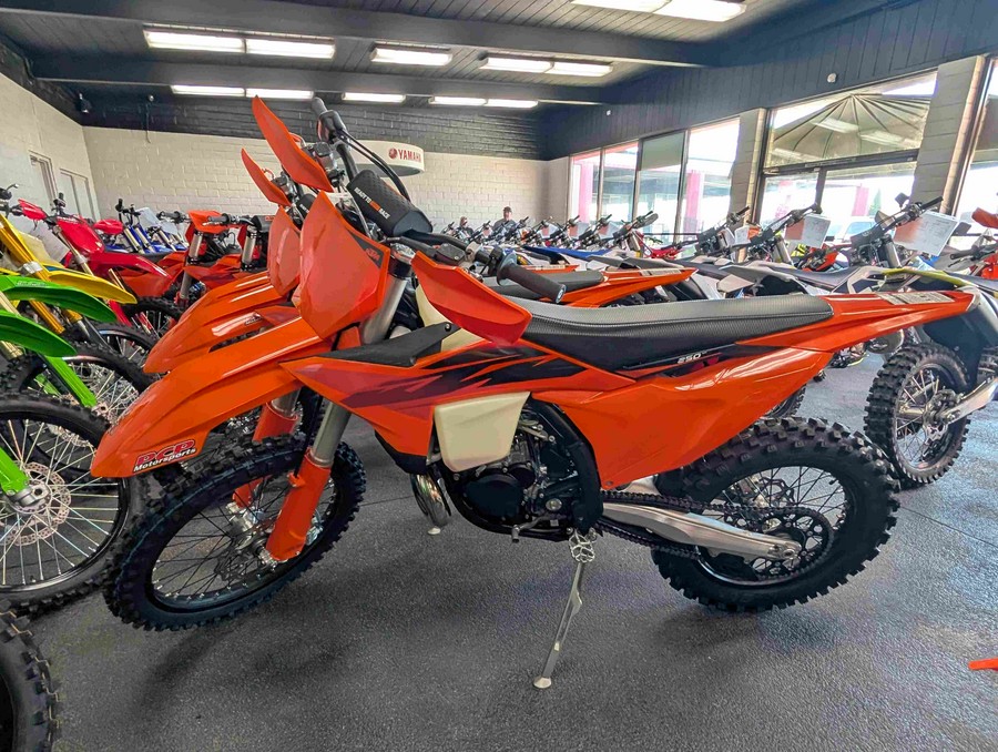 2027 KTM 250 XC - 248236