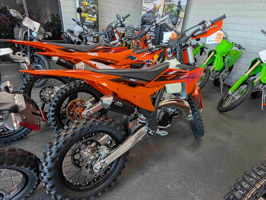 2027 KTM 250 XC - 248236