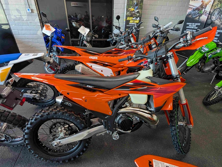 2027 KTM 250 XC - 248236