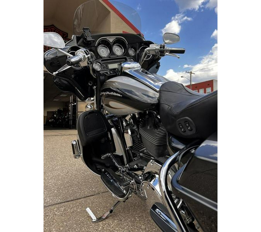 2013 Harley-Davidson® FLHTCUSE8 - CVO™ Ultra Classic® Electra Glide®