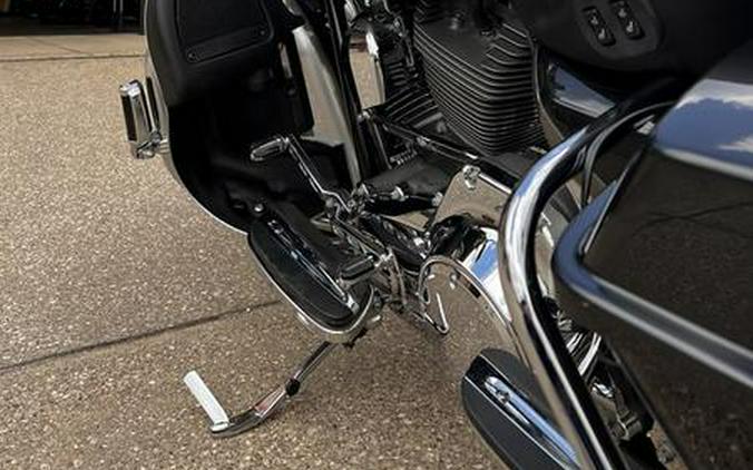 2013 Harley-Davidson® FLHTCUSE8 - CVO™ Ultra Classic® Electra Glide®