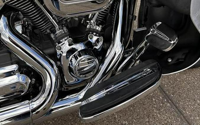 2013 Harley-Davidson® FLHTCUSE8 - CVO™ Ultra Classic® Electra Glide®