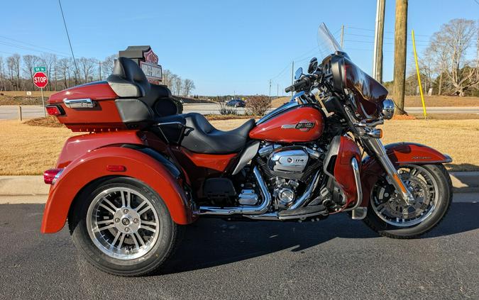 2024 Harley-Davidson Tri Glide Ultra Red Rock / Vivid Black