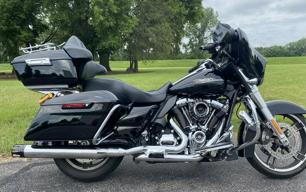 2018 Harley-Davidson Street Glide Vivid Black