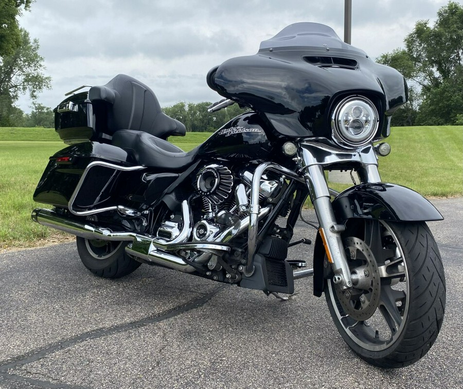 2018 Harley-Davidson Street Glide Vivid Black