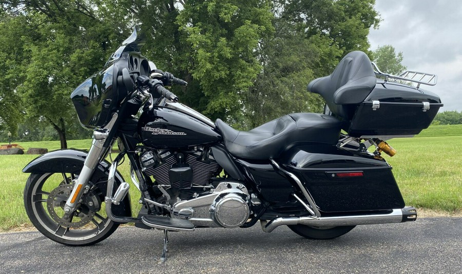 2018 Harley-Davidson Street Glide Vivid Black