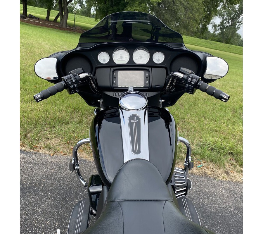 2018 Harley-Davidson Street Glide Vivid Black