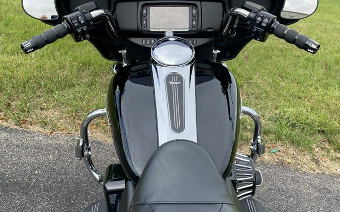 2018 Harley-Davidson Street Glide Vivid Black