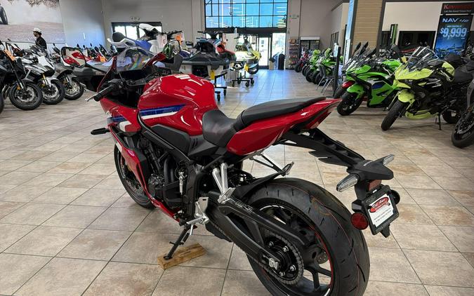 2026 Honda CBR650R E-CLUTCH