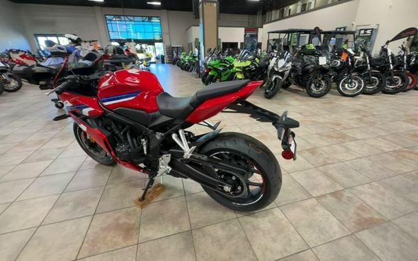 2026 Honda CBR650R E-CLUTCH