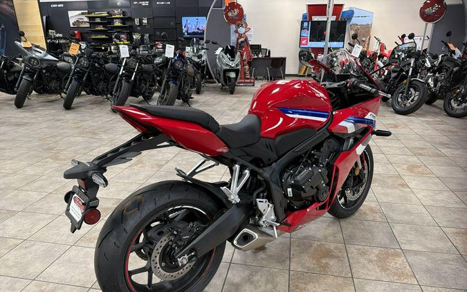 2026 Honda CBR650R E-CLUTCH