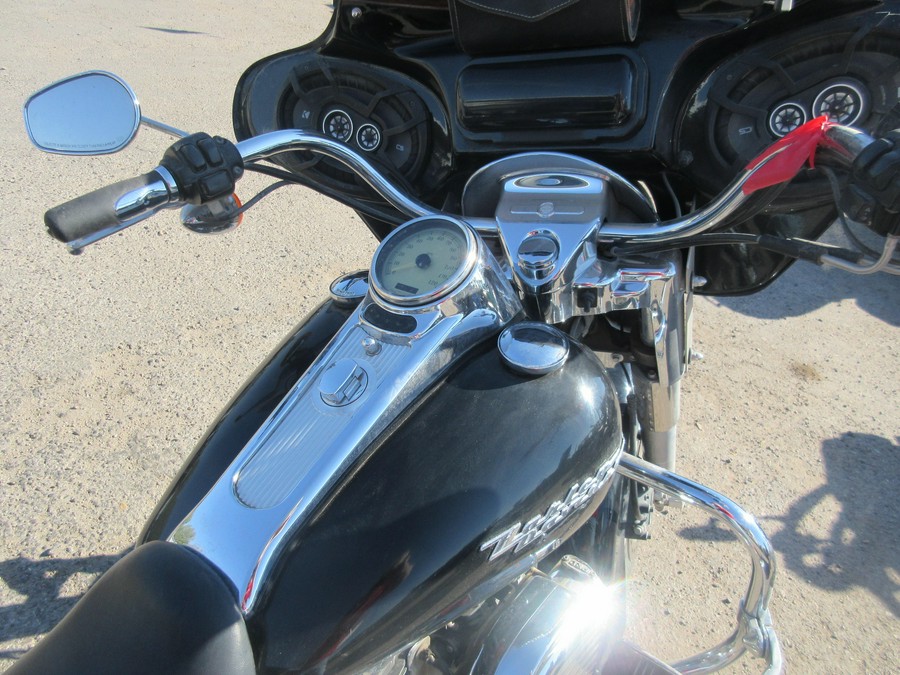 2004 HARLEY ROAD KING CUSTOM
