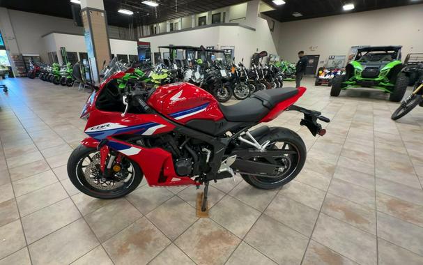 2026 Honda CBR650R E-CLUTCH