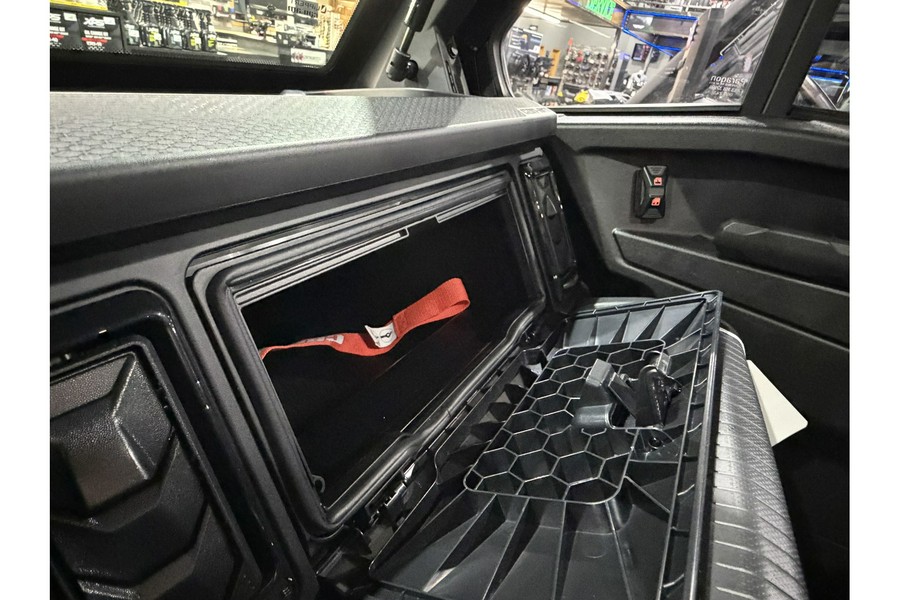 2026 Can-Am DEF LTD HD11