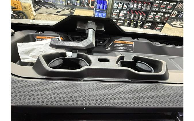 2026 Can-Am DEF LTD HD11