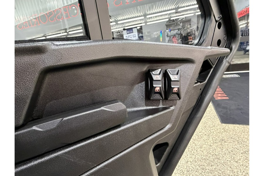 2026 Can-Am DEF LTD HD11