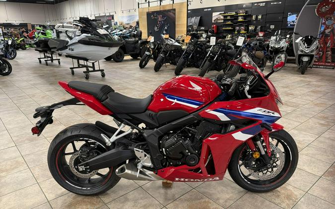 2026 Honda CBR650R E-CLUTCH