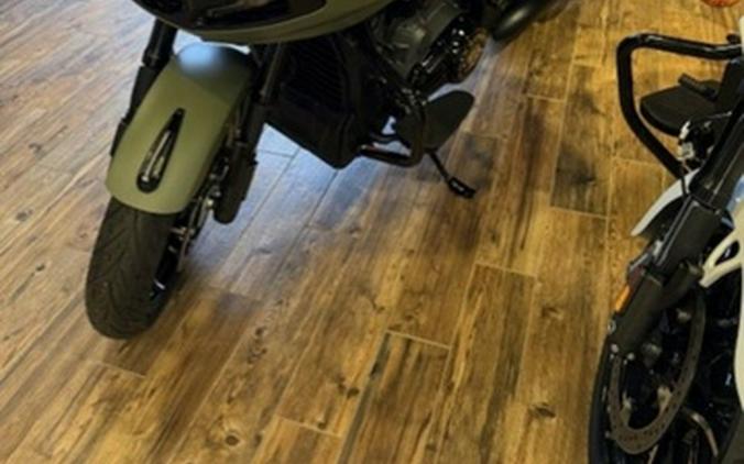 2025 Indian CHALLENGER DARK HORSE POWERBAND