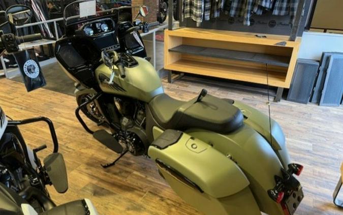 2025 Indian CHALLENGER DARK HORSE POWERBAND