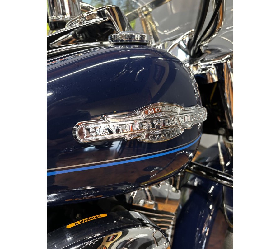 2011 Harley-Davidson® Road King® BLUE