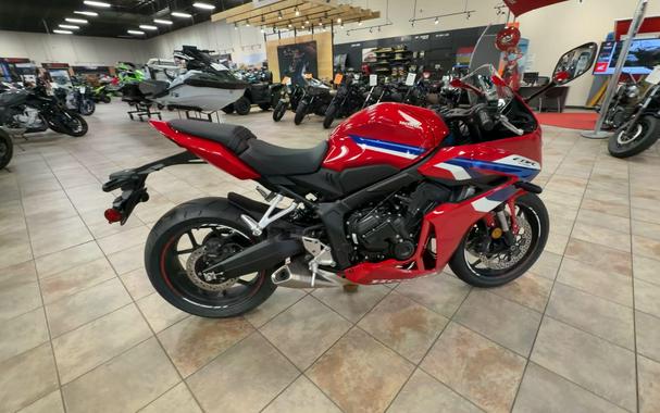 2026 Honda CBR650R E-CLUTCH