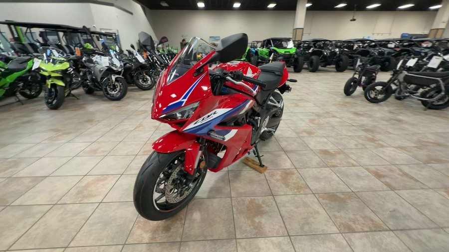 2026 Honda CBR650R E-CLUTCH