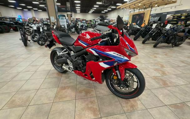 2026 Honda CBR650R E-CLUTCH