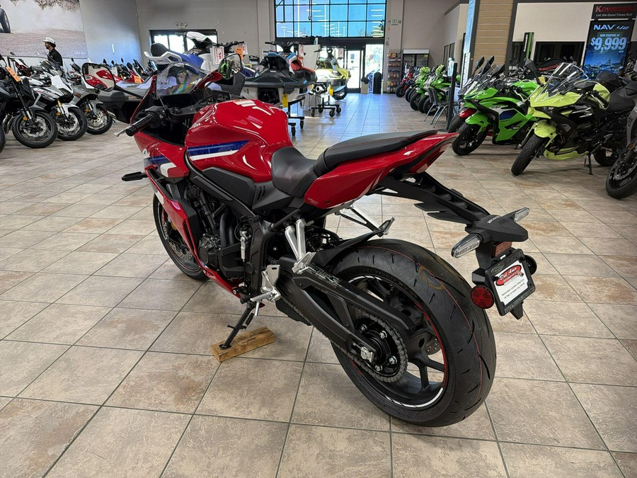 2026 Honda CBR650R E-CLUTCH