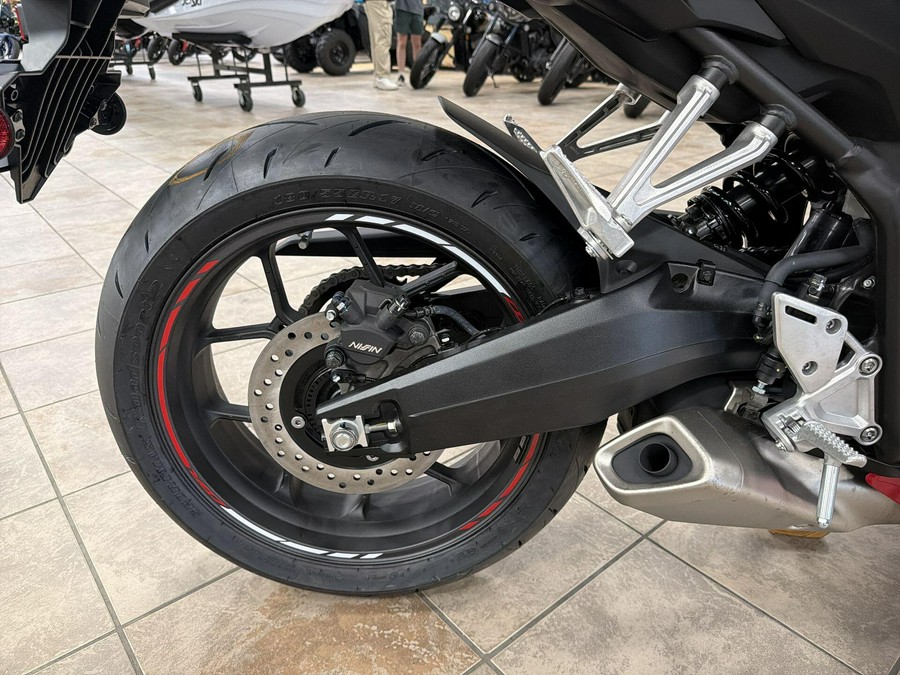 2026 Honda CBR650R E-CLUTCH