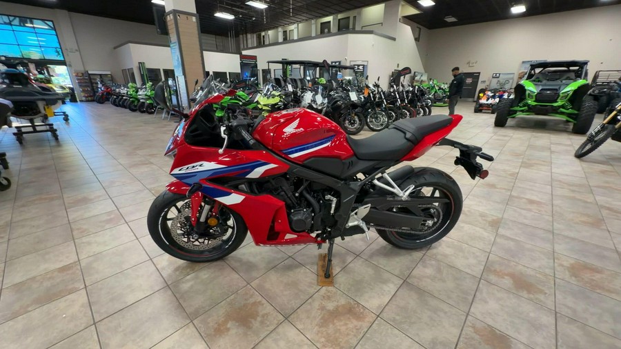 2026 Honda CBR650R E-CLUTCH