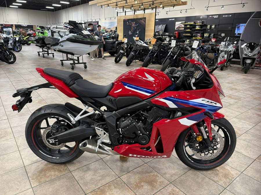 2026 Honda CBR650R E-CLUTCH