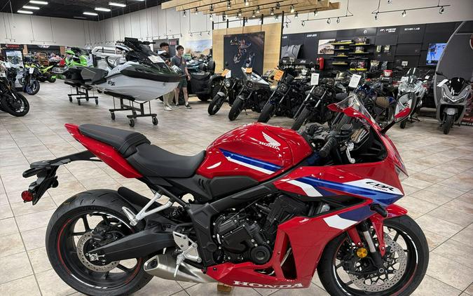 2026 Honda CBR650R E-CLUTCH