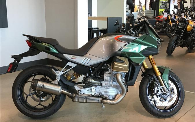 2023 Moto Guzzi V100 Mandello S