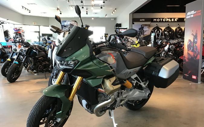 2023 Moto Guzzi V100 Mandello S