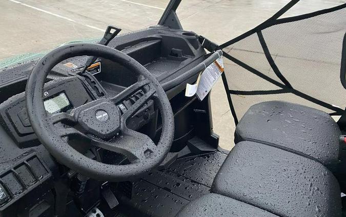 2026 Can-Am® Defender MAX HD7