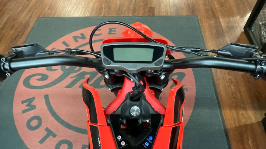 2024 Beta Motorcycles Explorer V1 *DEMO*