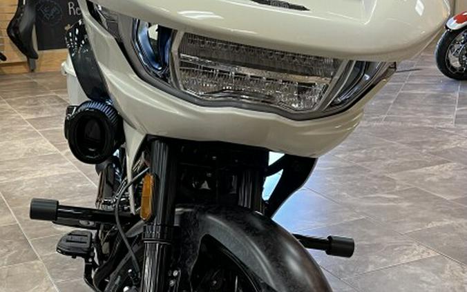 2024 Harley-Davidson CVO™ Road Glide® ST Golden White Pearl