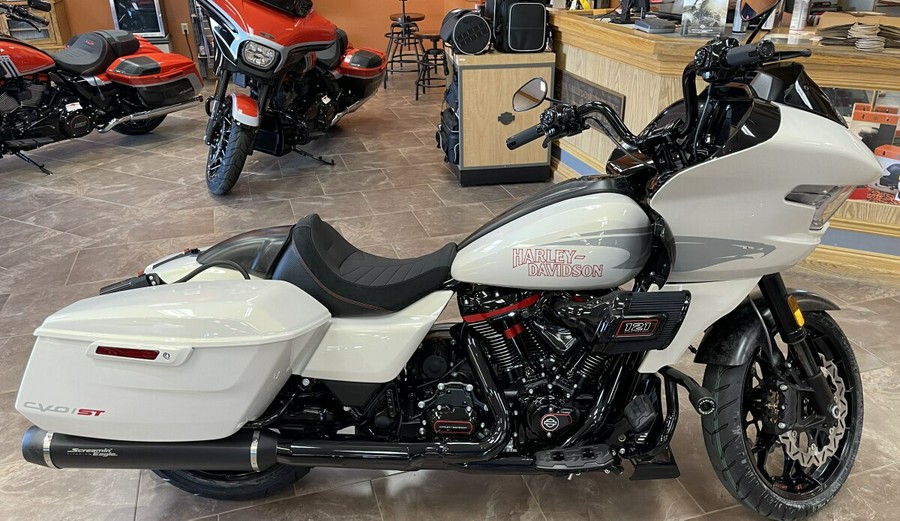 2024 Harley-Davidson CVO™ Road Glide® ST Golden White Pearl