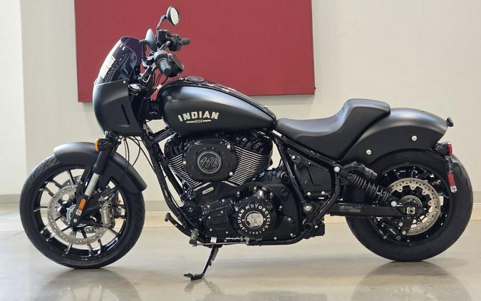 2025 Indian Motorcycle® Sport Chief Black Smoke