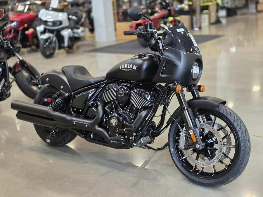 2025 Indian Motorcycle® Sport Chief Black Smoke