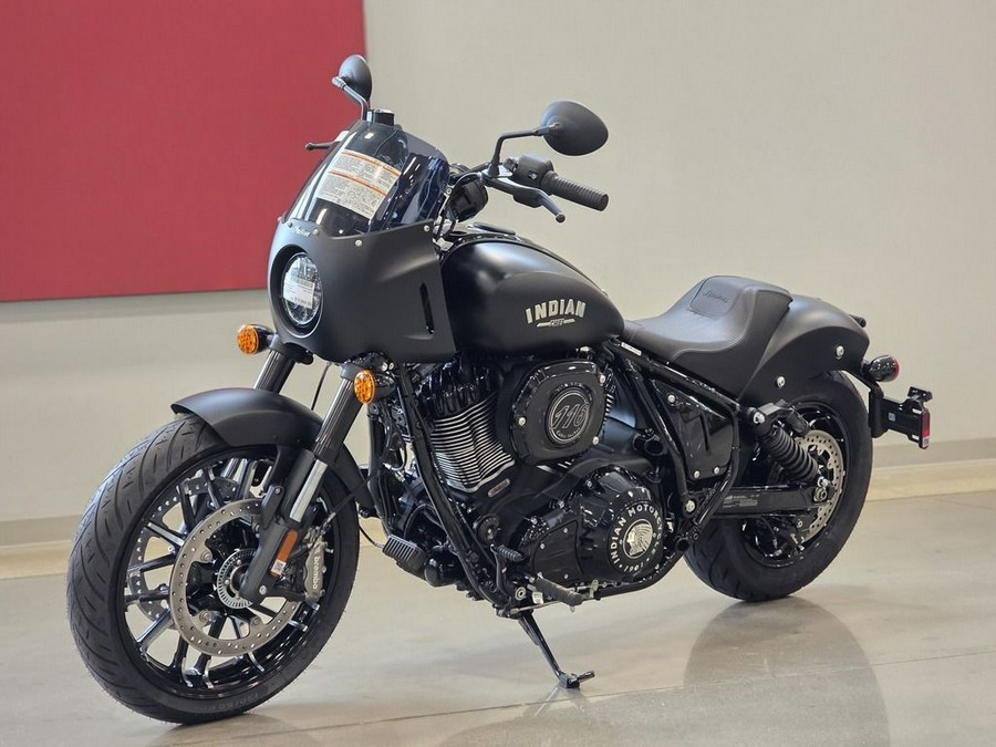 2025 Indian Motorcycle® Sport Chief Black Smoke