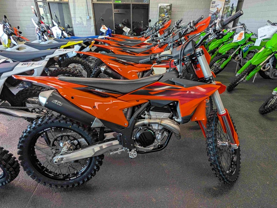 2027 KTM 350 SX-F - 179686