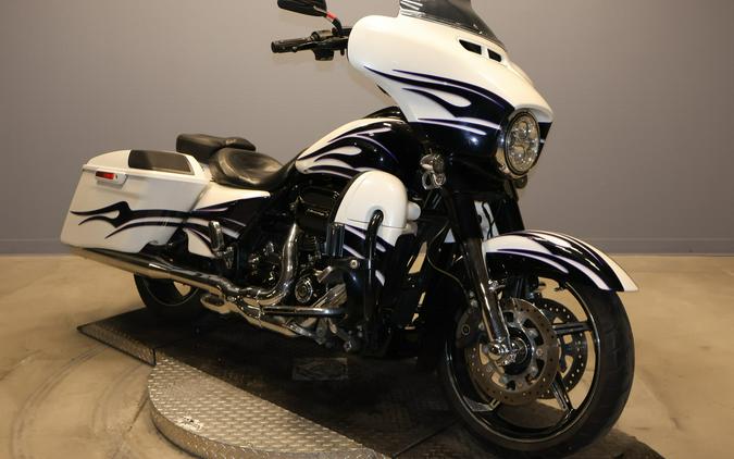 2016 Harley-Davidson CVO Street Glide FLHXSE