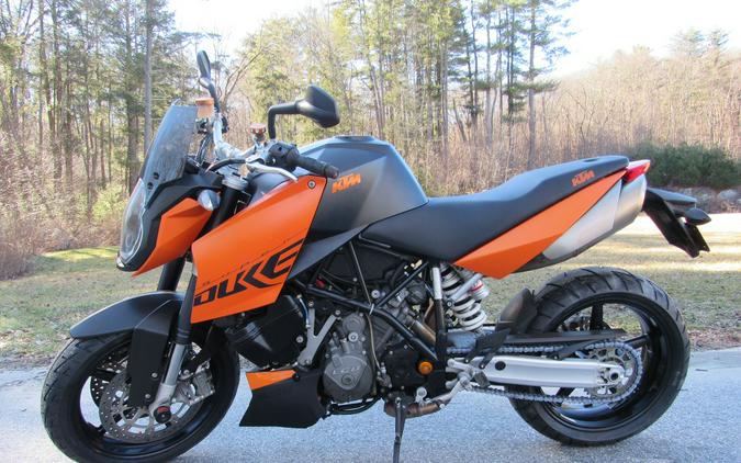 2008 KTM SUPER DUKE 990 WITH NEW TIRES