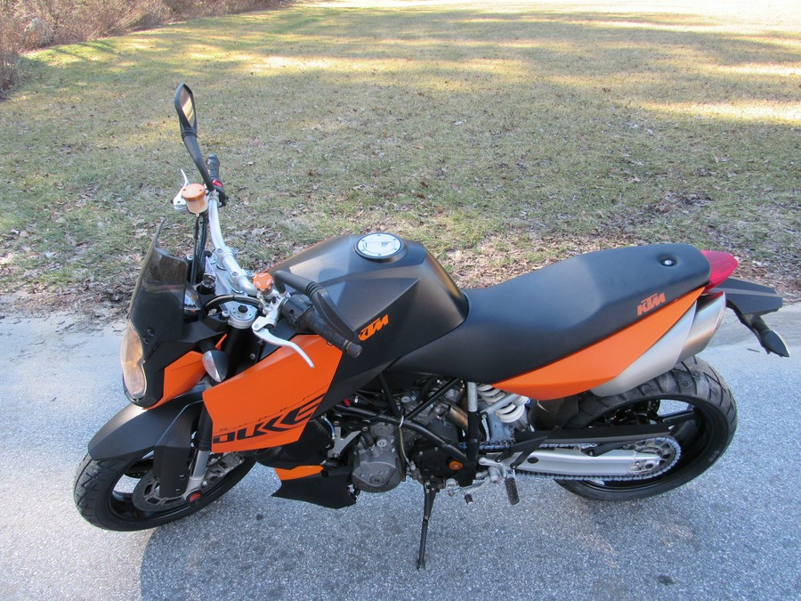 2008 KTM SUPER DUKE 990 WITH NEW TIRES