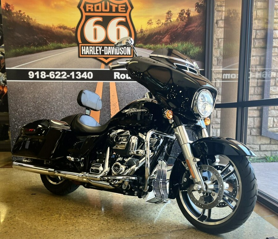 2017 Harley-Davidson Street Glide Special Black Denim
