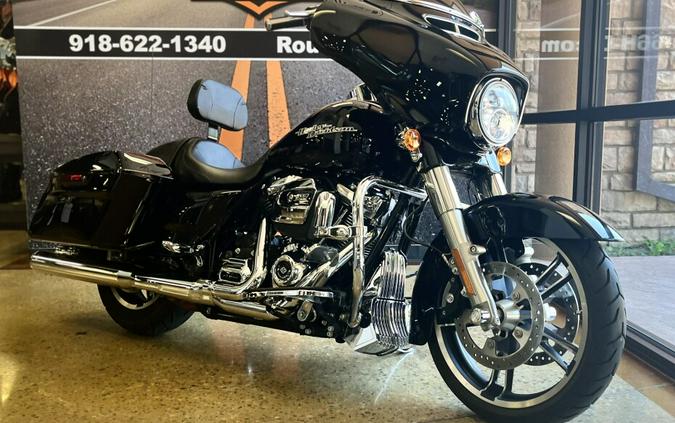 2017 Harley-Davidson Street Glide Special Black Denim