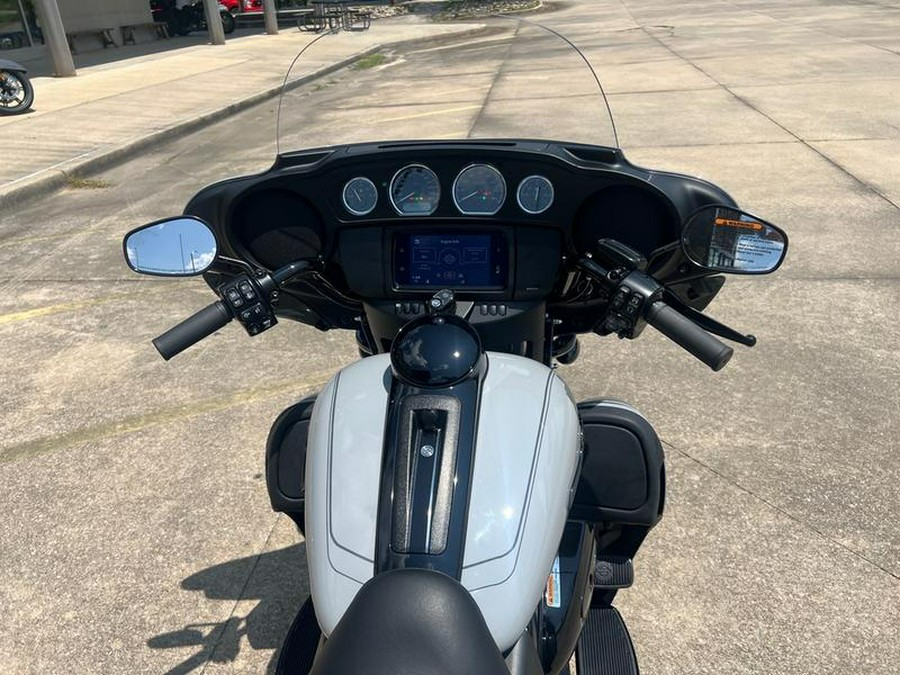 2025 Harley-Davidson® FLHTCUTG - Tri Glide® Ultra
