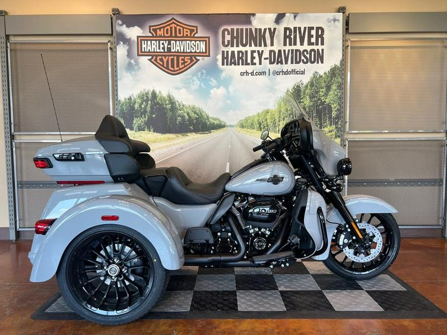 2025 Harley-Davidson® FLHTCUTG - Tri Glide® Ultra