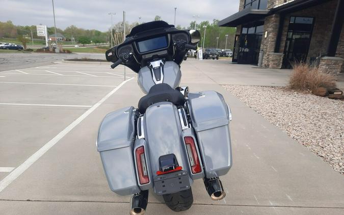 2026 Harley-Davidson® Street Glide® Dark Billiard Gray Chrome Trim